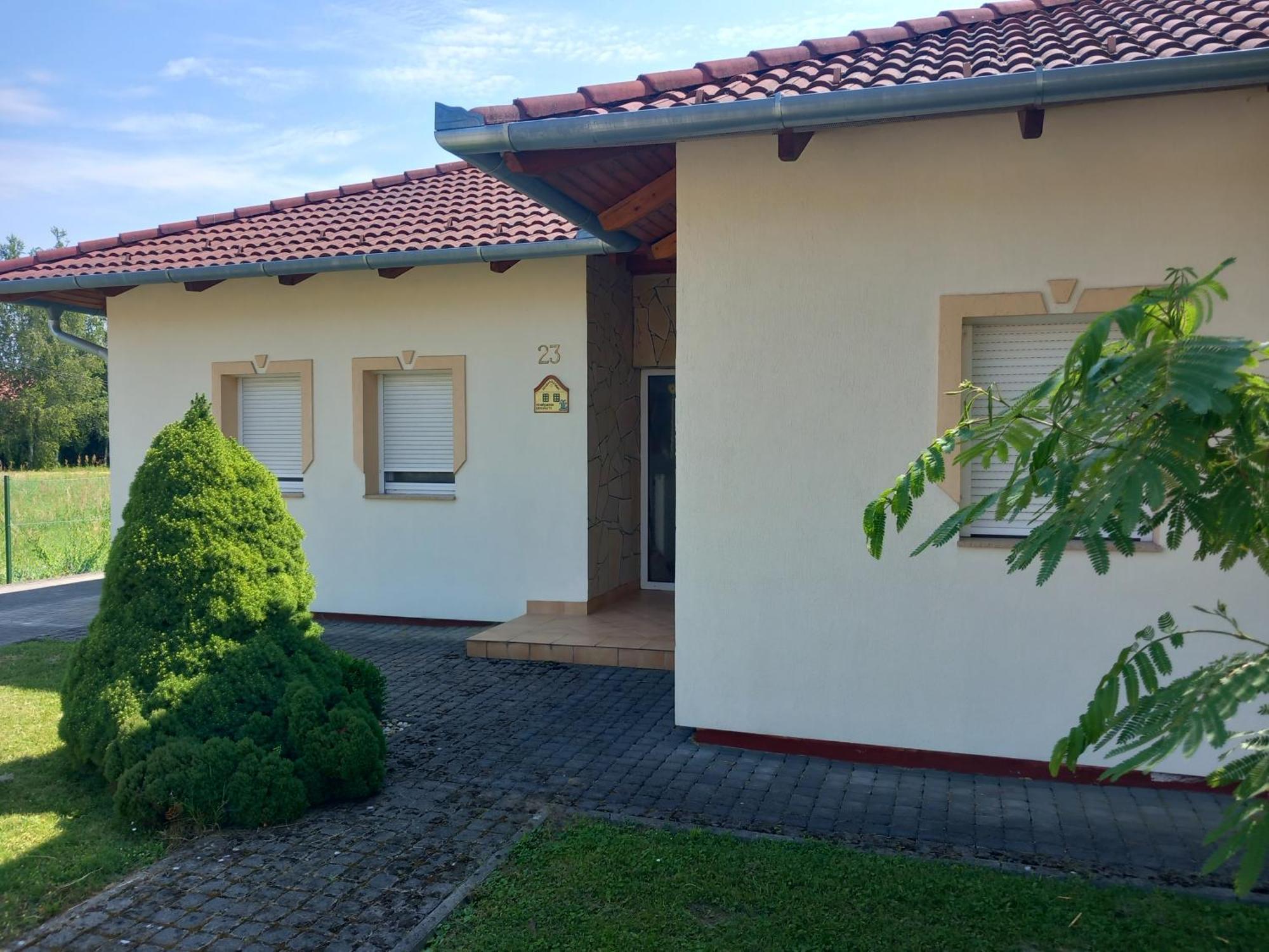 Petra Apartmanház Kehidakustány Exterior foto